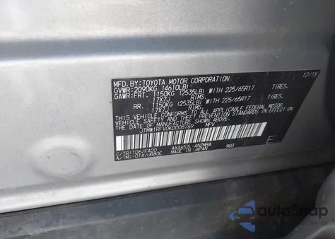 2019 Toyota Rav4 Xle z USA, uszkodzony, nr VIN JTMW1RFV0KD008769